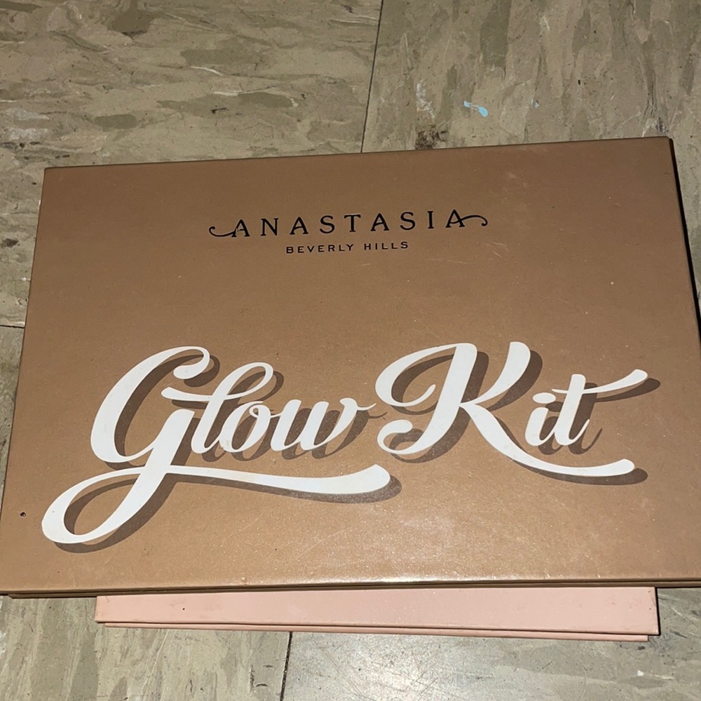 Anastasia Beverly Hills glow kit ultimate glow limited edition